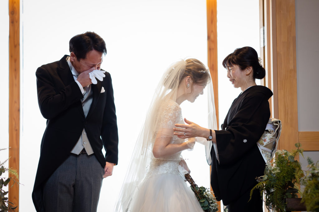 【音楽で伝える感謝の想い】笑顔と涙の結婚式