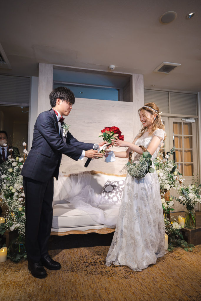 【音楽で伝える感謝の想い】笑顔と涙の結婚式